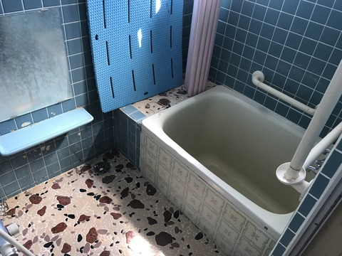 北海道苫小牧市　塗装店　塗装屋　ペンキ屋　外壁塗装　屋根塗装　コーキング　浴室塗装　リフォーム　3