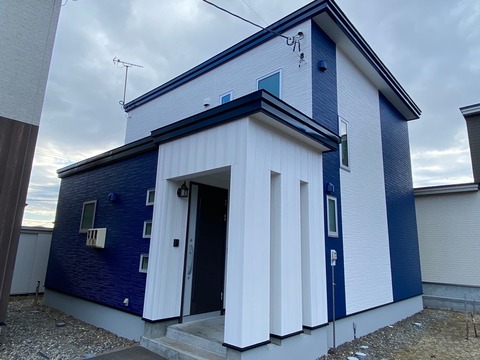 4 北海道　苫小牧市　住宅塗装　外壁塗装　屋根塗装　基礎　ホームタンク　苫小牧市塗装業者