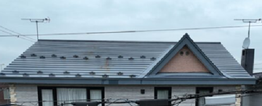 ニシムラ塗装が実際に屋根の葺き替え工事を担当した際の施工前の画像